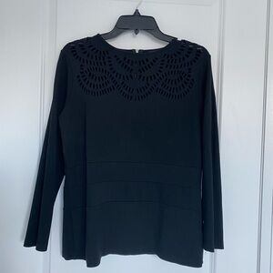 French Designer Leo Guy Top.
Labeled size 4 but will fit Medium best.